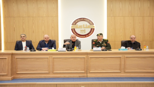 "صناعة عمان" تبحث تعزيز تواجد المنتجات الوطنية في أسواق "الاستهلاكية العسكرية"